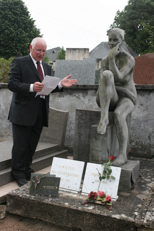 On May 24th, 2009 the SAPLC represented by its General Secretary paid a tribute to Eugène Bizeau